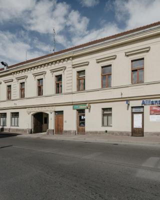 Apartmán 3, Suvorovova 158