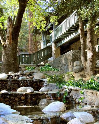 The Grand Idyllwild Lodge