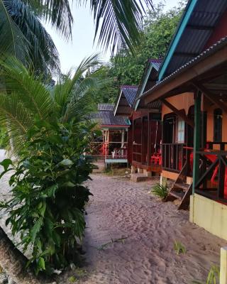 Rainbow Tioman Cottage