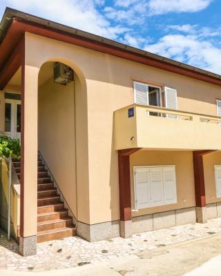 Double Rooms with Terrace Tomica