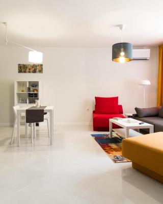 Pop your C-O-L-O-R-S - Funky and Modern 1BDR. Apt.