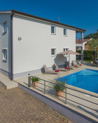 Silver Holiday House