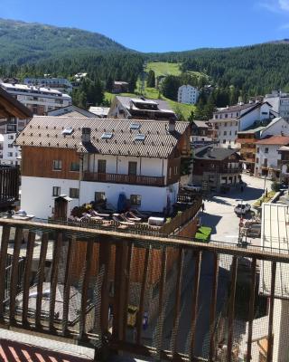 Walking distance from chairlift and center-60 sq m Wi-Fi