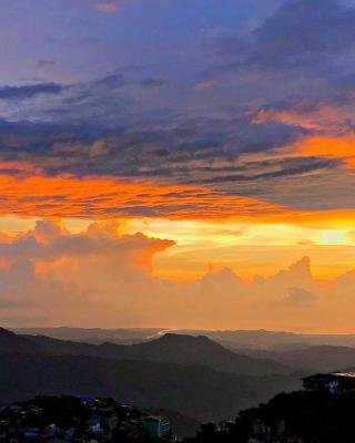 Vacation House in Baguio with Amazing Sunset Views