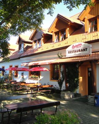 Pension & Restaurant U Koňské dráhy Holkov