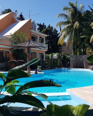 The Tourelle of Paradise with Big Heated Private Pool May-Aug