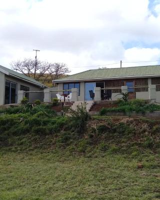 Hluhluwe Gate Safari Camp