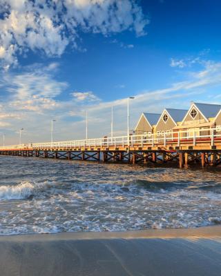 API Busselton Seaside Escape Apartments