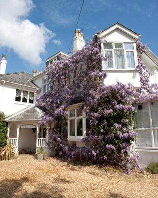 Fines Bayliwick Hotel