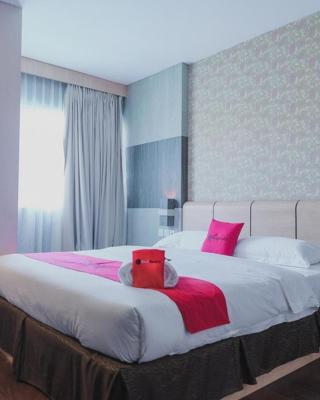 RedDoorz Plus near Pantai Coastarina 2