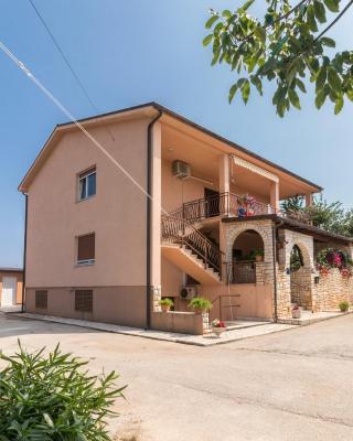 Apartments Ivica 1706