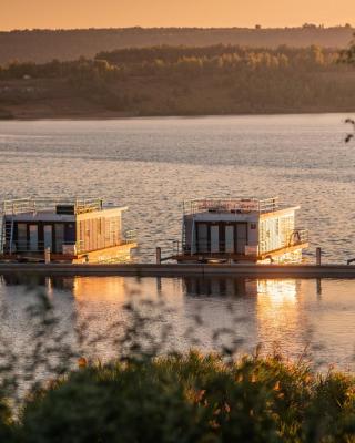 Hausboote und Ferienhäuser Marina Mücheln