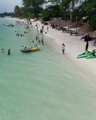 Madu Tiga Beach and Resort