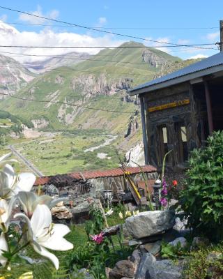 Qusha Guesthouse Meeting in the mountains and views