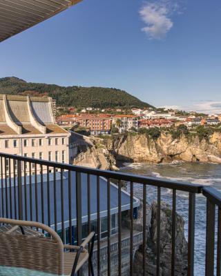 Sea Coast Lekeitio by HomeBilbao