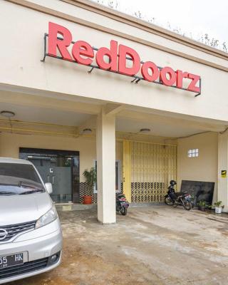 RedDoorz Syariah near Exit Toll Ciawi