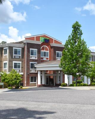 Holiday Inn Express & Suites Southern Pines-Pinehurst Area, an IHG Hotel