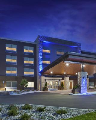 Holiday Inn Express & Suites Grand Rapids Airport North, an IHG Hotel