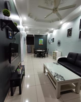 DF ZaheenulFitri Homestay (Muslim Homestay)