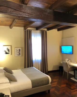 Hotel Boutique Antiche Mura