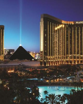 Mandalay Bay Resort and Casino by Suiteness