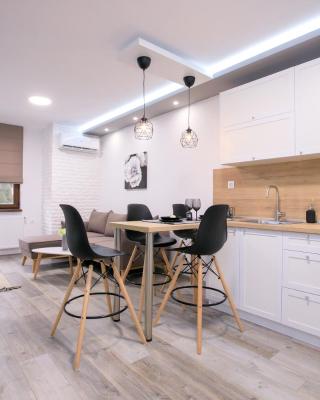 Babylon Park Apartment