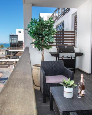 Modern Beachfront 2 Bed Apartment 144 Eden on the Bay, Blouberg, Cape Town