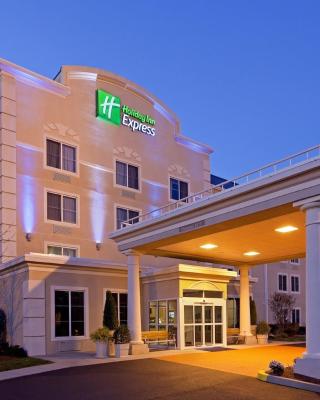 Holiday Inn Express Boston/Milford Hotel, an IHG Hotel