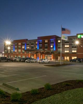 Holiday Inn Express & Suites - Dodge City, an IHG Hotel