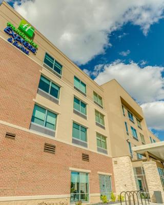 Holiday Inn Express & Suites Okemos - University Area, an IHG Hotel