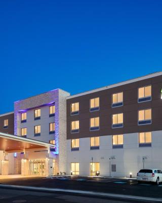 Holiday Inn Express & Suites - Medford, an IHG Hotel