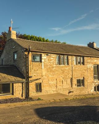 Luxury traditional stone farmhouse in Saddleworth