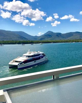 Cairns Waterfront Luxury at Harbourlights