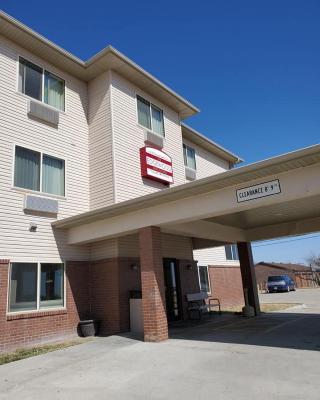 The Edgewood Hotel and Suites