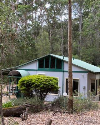 Harmony Forest Cottages & Lake side Lodge