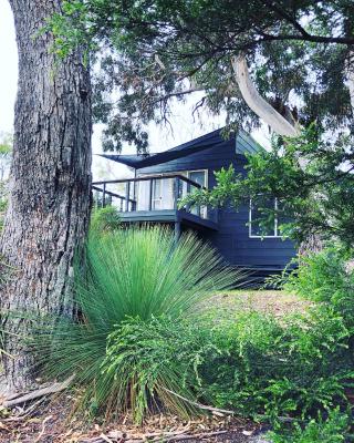 Bush Hideaway by the beach