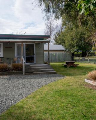 Accommodation Fiordland The Bach - One Bedroom Cottage at 226B Milford Road