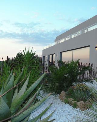 Casa Lou, architect villa with heated pool at Begur, 470m2