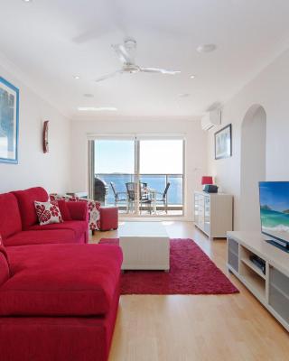 Kiah, 153 Victoria Parade - First floor unit with stunning views, Wi-Fi and aircon,