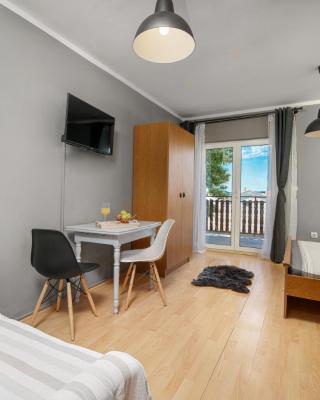Frida Rooms and Apartments Vodice