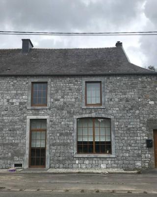 Petite maison à la campagne