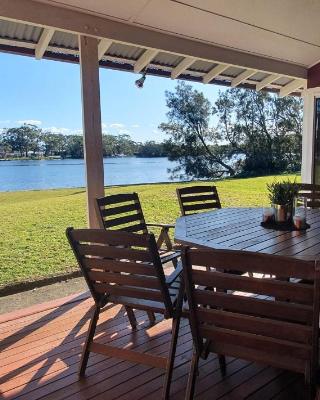 Riverfront Cottage in Booderee National Park at Christians Minde