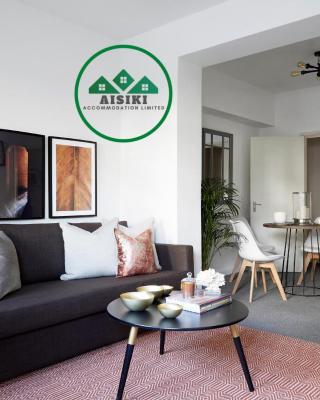 Aisiki Living at Upton Rd, Multiple 1, 2, or 3 Bedroom Apartments, King or Twin beds with FREE WIFI and FREE PARKING