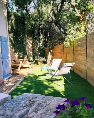 Gîte La Quille - Maison de hameau en Provence pour 4 personnes avec jardin privatif