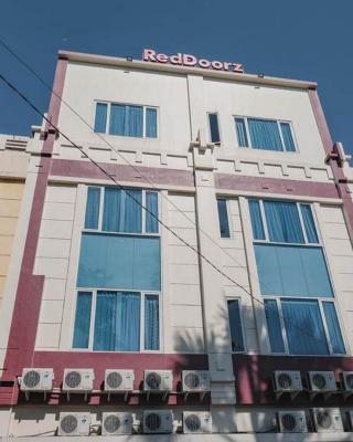 RedDoorz Plus near Soekarno Hatta Airport Taman Mahkota