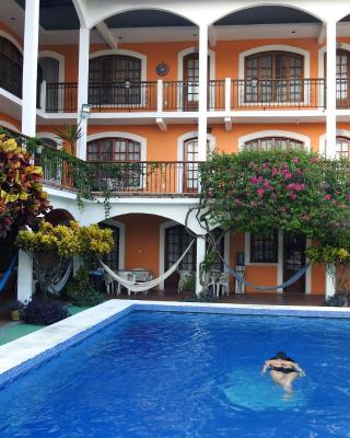 Don Luis Hostal - Sucursal Galeana - Tecolutla