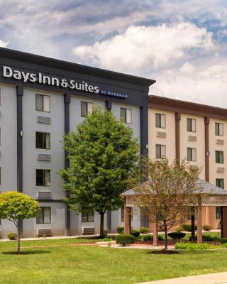 Days Inn and Suites by Wyndham Hammond, IN