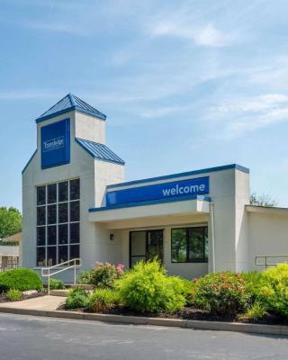 Travelodge by Wyndham Essington / Philadelphia Airport