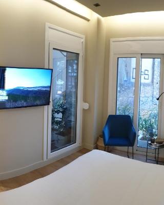 Renovated Studio with Roof Garden access, 15 m walk to Acropolis