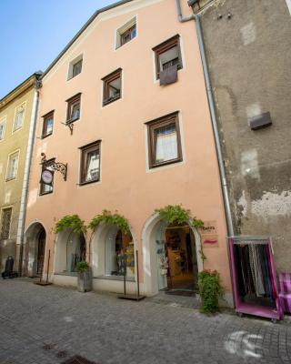 Traditional Old Town Apartment